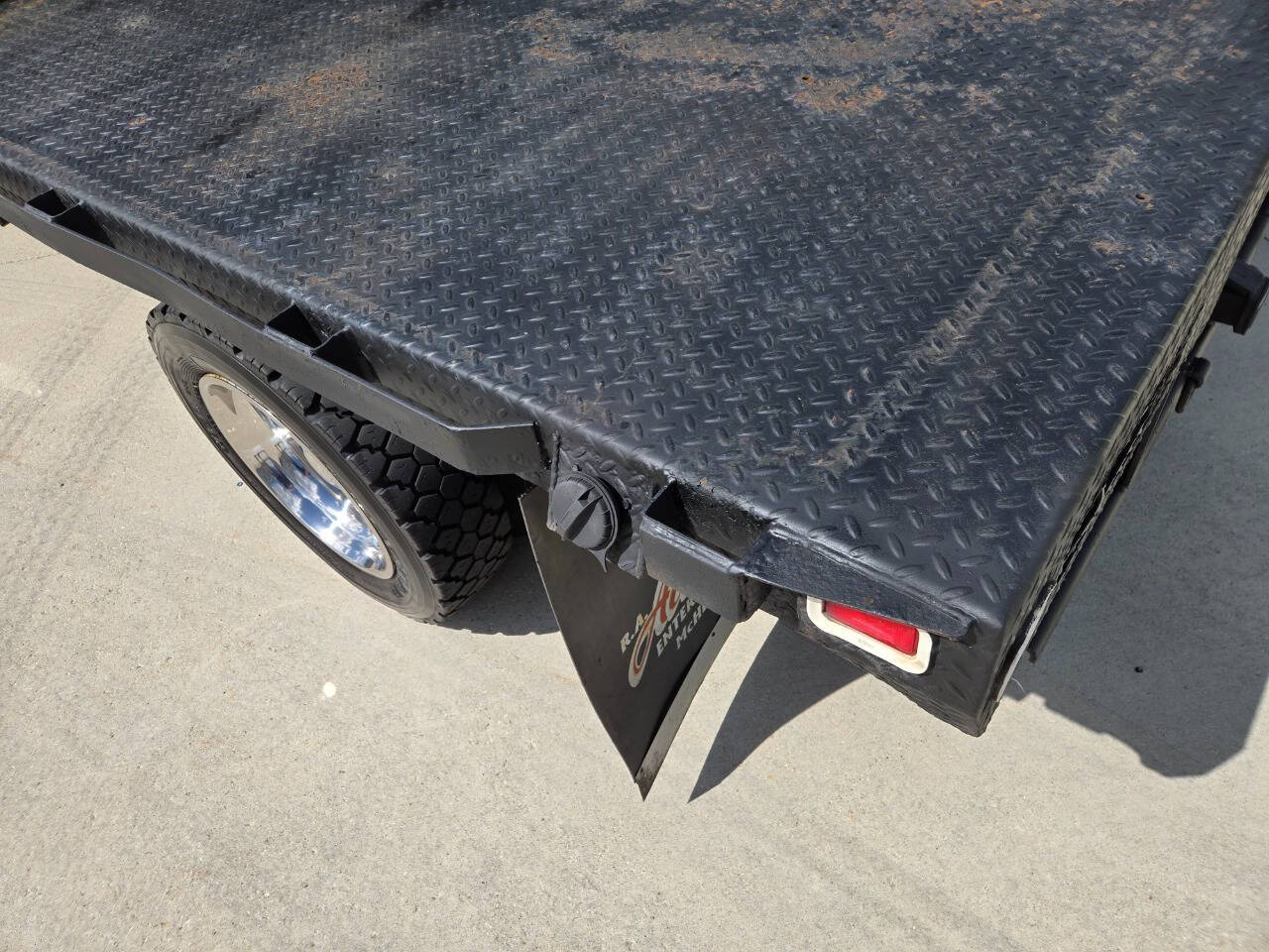 2004 Ford F-550 Super Duty 24