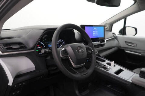 2025 Toyota Sienna XLE 7-Passenger