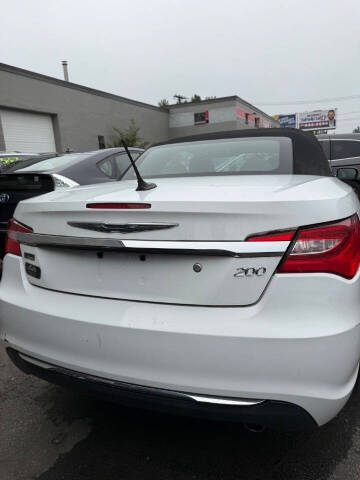 2011 Chrysler 200 Touring