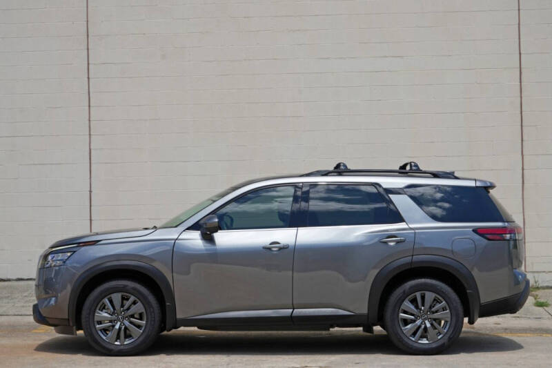 2023 Nissan Pathfinder SV