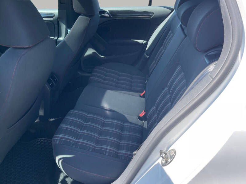 2011 Volkswagen GTI Autobahn PZEV