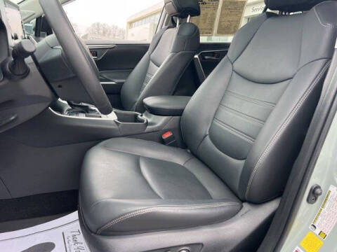 2022 Toyota RAV4 XLE Premium