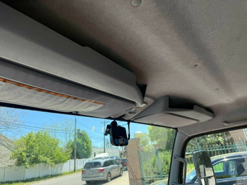 2017 Mitsubishi Fuso FE180