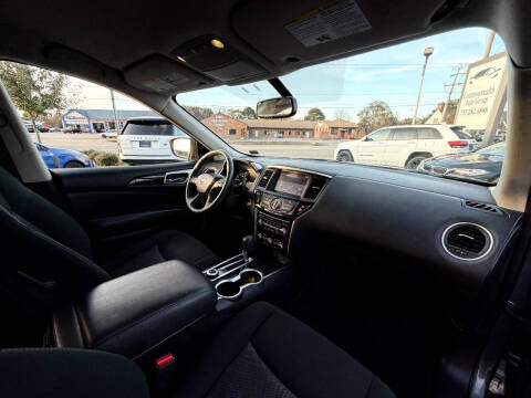 2020 Nissan Pathfinder SV