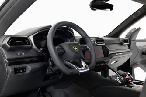 2025 Lamborghini Urus SE