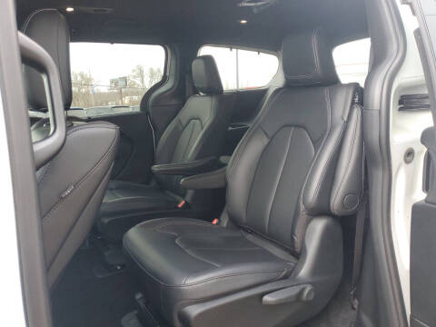 2025 Chrysler Pacifica Plug-In Hybrid