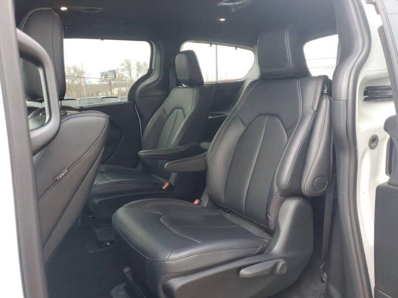 2025 Chrysler Pacifica Plug-In Hybrid