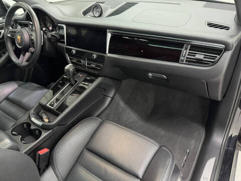2022 Porsche Macan S