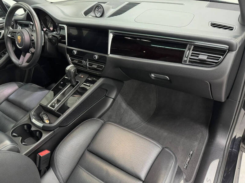 2022 Porsche Macan S