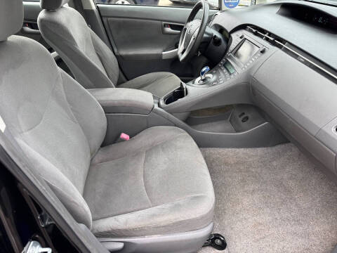 2010 Toyota Prius III