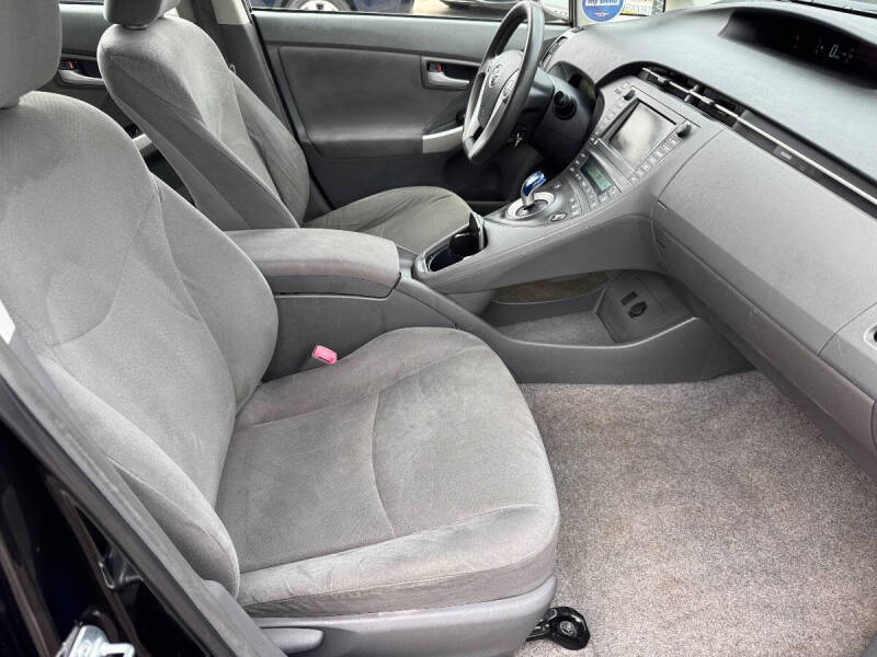 2010 Toyota Prius III
