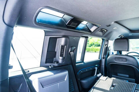 2022 Land Rover Defender 110 X-Dynamic SE