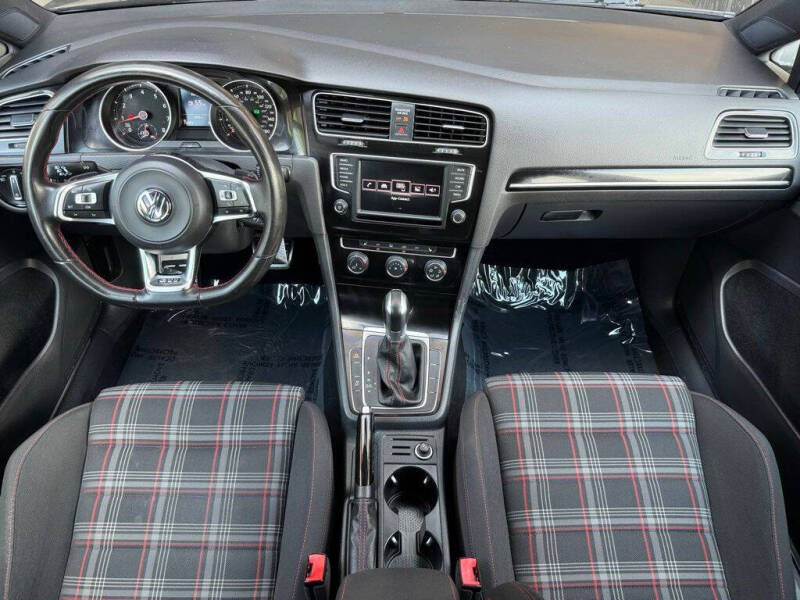 2017 Volkswagen Golf GTI S