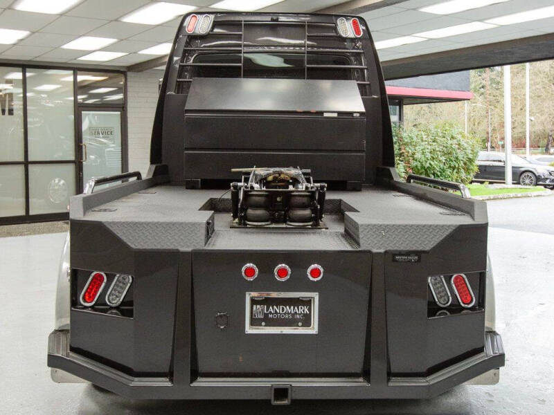 2018 Freightliner M2 106