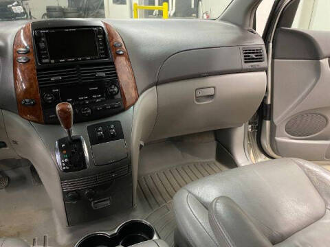 2004 Toyota Sienna XLE Limited 7 Passenger