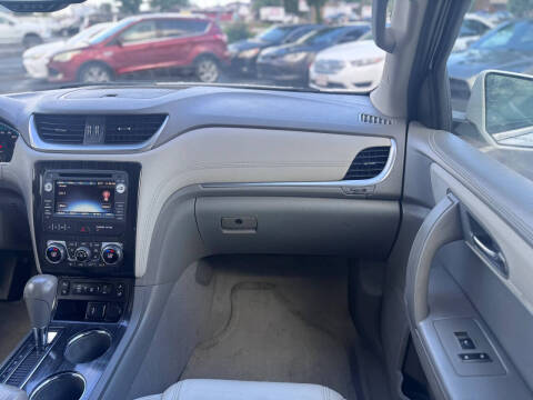 2017 Chevrolet Traverse LT