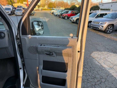 2013 Ford E-Series E-350 SD XLT