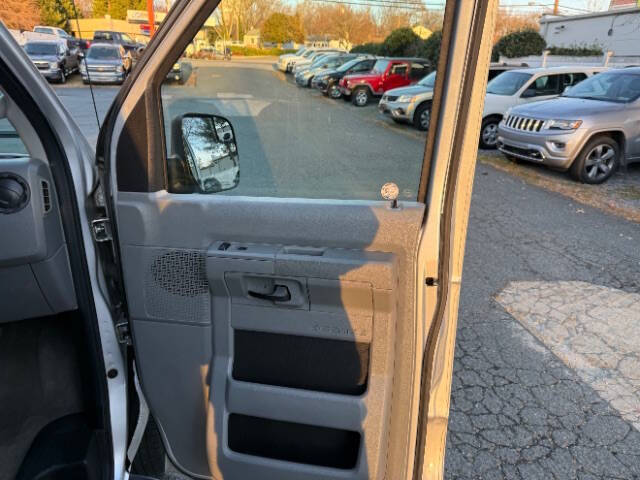 2013 Ford E-Series E-350 SD XLT