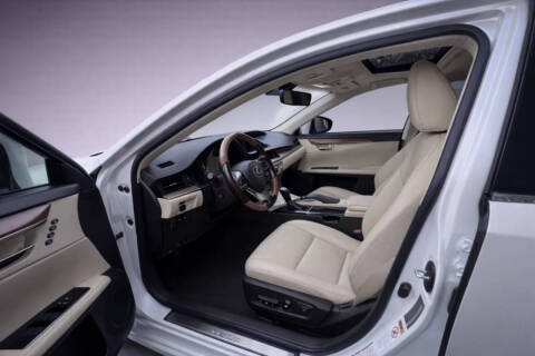 2016 Lexus ES 300h