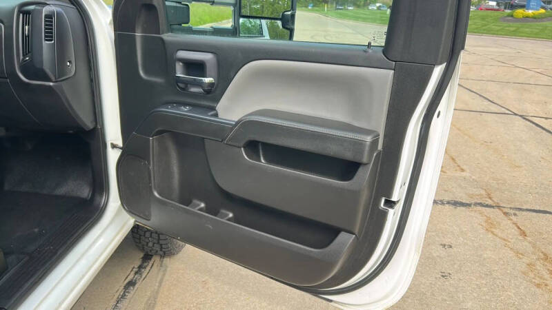 2015 Chevrolet Silverado 3500HD CC