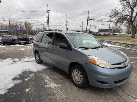 2009 Toyota Sienna CE 8-Passenger