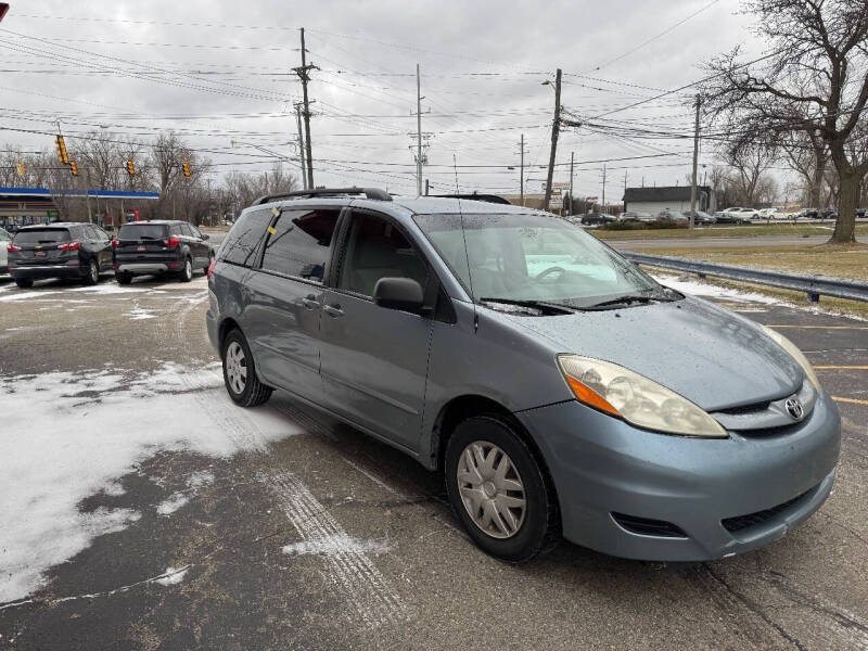 2009 Toyota Sienna CE 8-Passenger