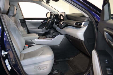 2021 Toyota Highlander Hybrid Platinum