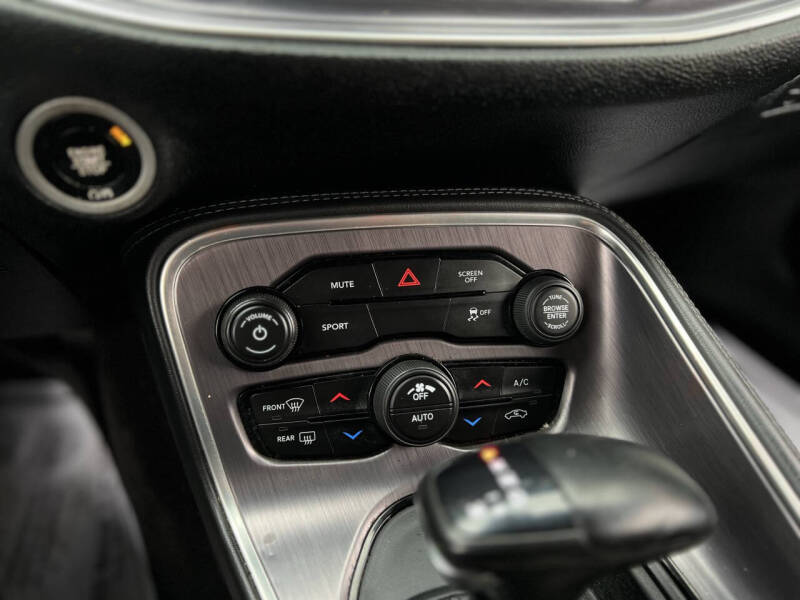 2017 Dodge Challenger SXT