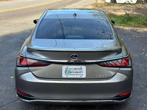 2021 Lexus ES 300h Ultra Luxury