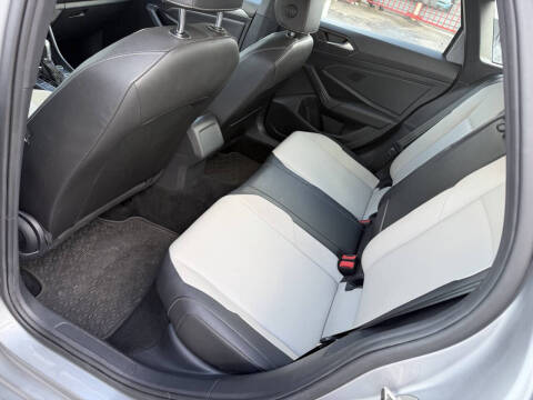 2019 Volkswagen Jetta R-Line