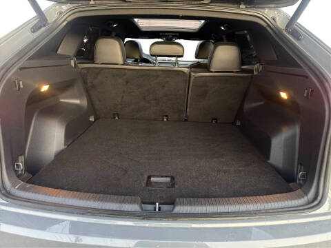 2020 Volkswagen Atlas Cross Sport V6 SEL 4Motion