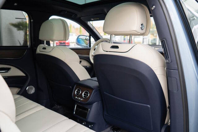2023 Bentley Bentayga V8