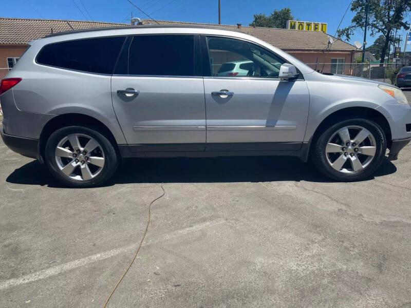 2012 Chevrolet Traverse LTZ photo 5