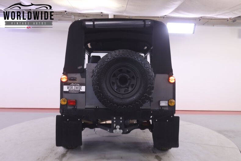 1984 Land Rover Defender