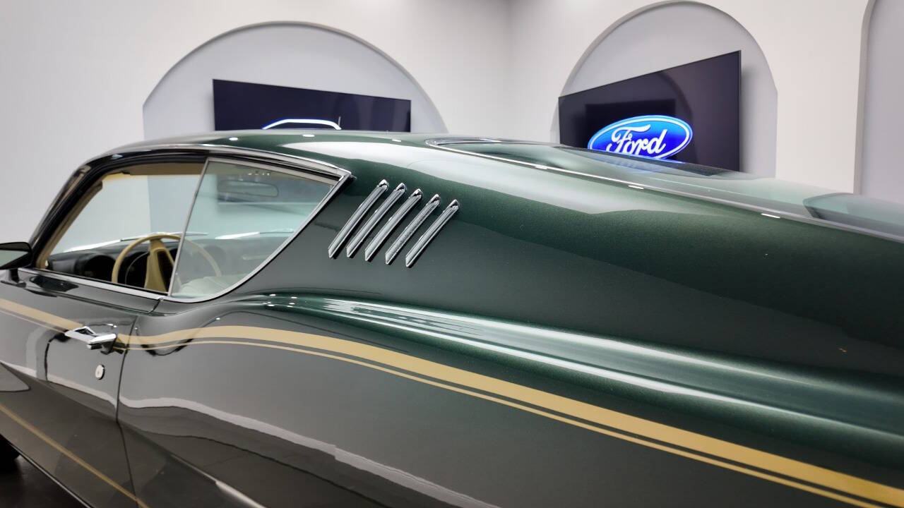 1968 Ford Torino 35