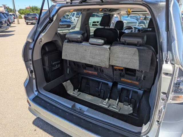 2014 Toyota Sienna SE 8-Passenger