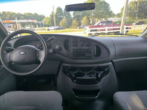 2006 Ford E-Series E-350 SD XLT