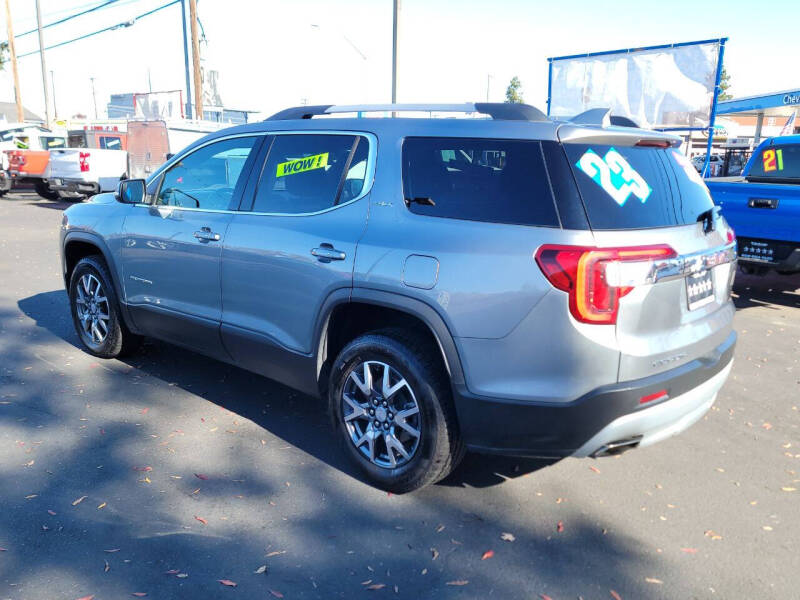 2023 GMC Acadia SLT photo 6