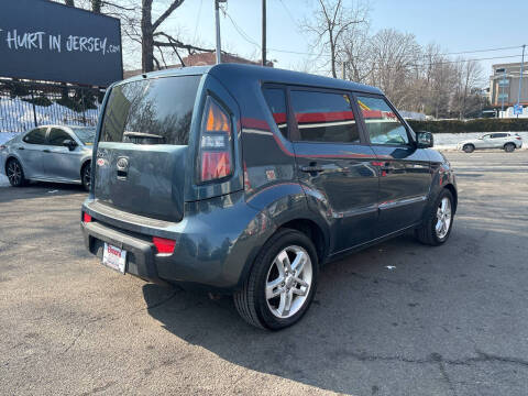 2011 Kia Soul +