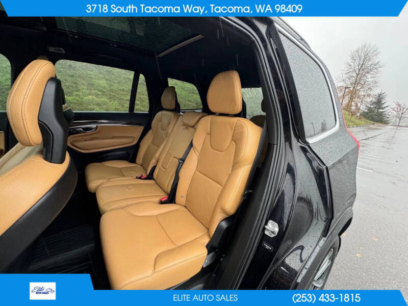 2016 Volvo XC90 T6 Momentum