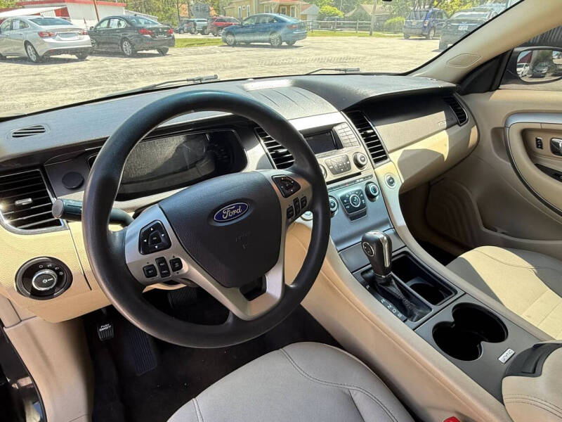 2018 Ford Taurus SE