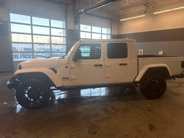 2024 Jeep Gladiator NightHawk