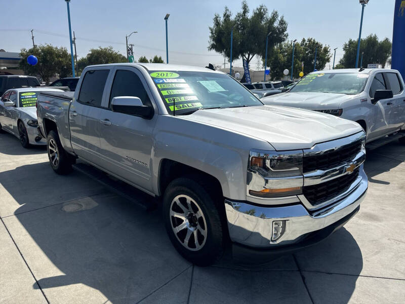 2017 Chevrolet Silverado 1500 LT photo 2