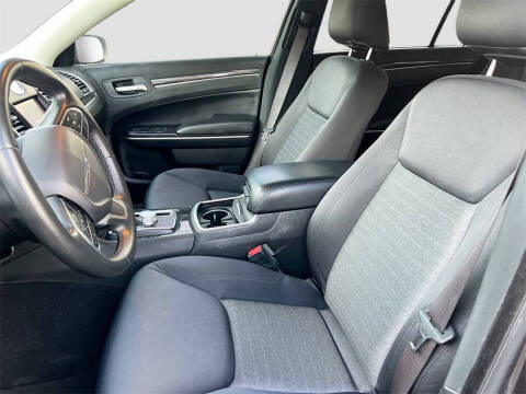 2022 Chrysler 300 Touring