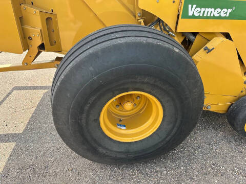 2015 VERMEER 605N