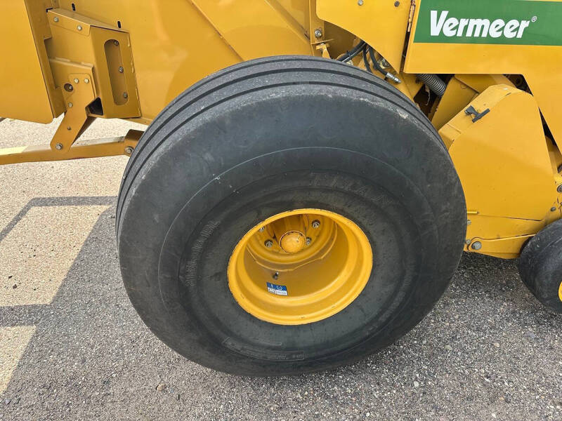 2015 VERMEER 605N