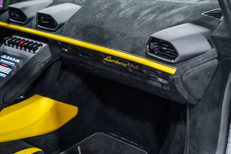 2023 Lamborghini Huracan STO