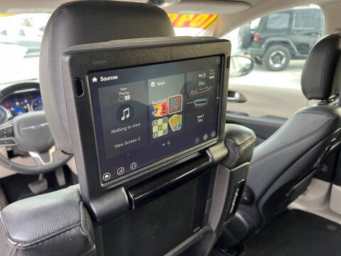 2017 Chrysler Pacifica Touring-L Plus