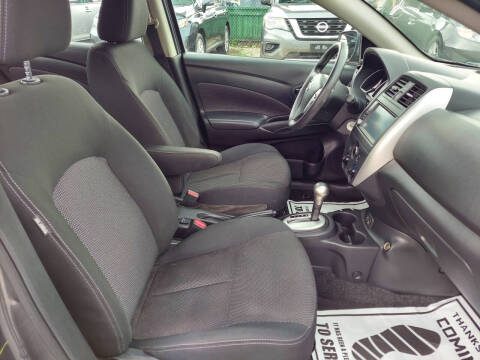 2019 Nissan Versa SV