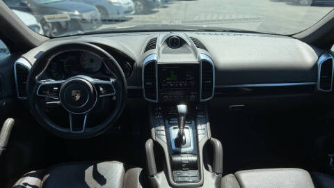 2017 Porsche Cayenne S E-Hybrid